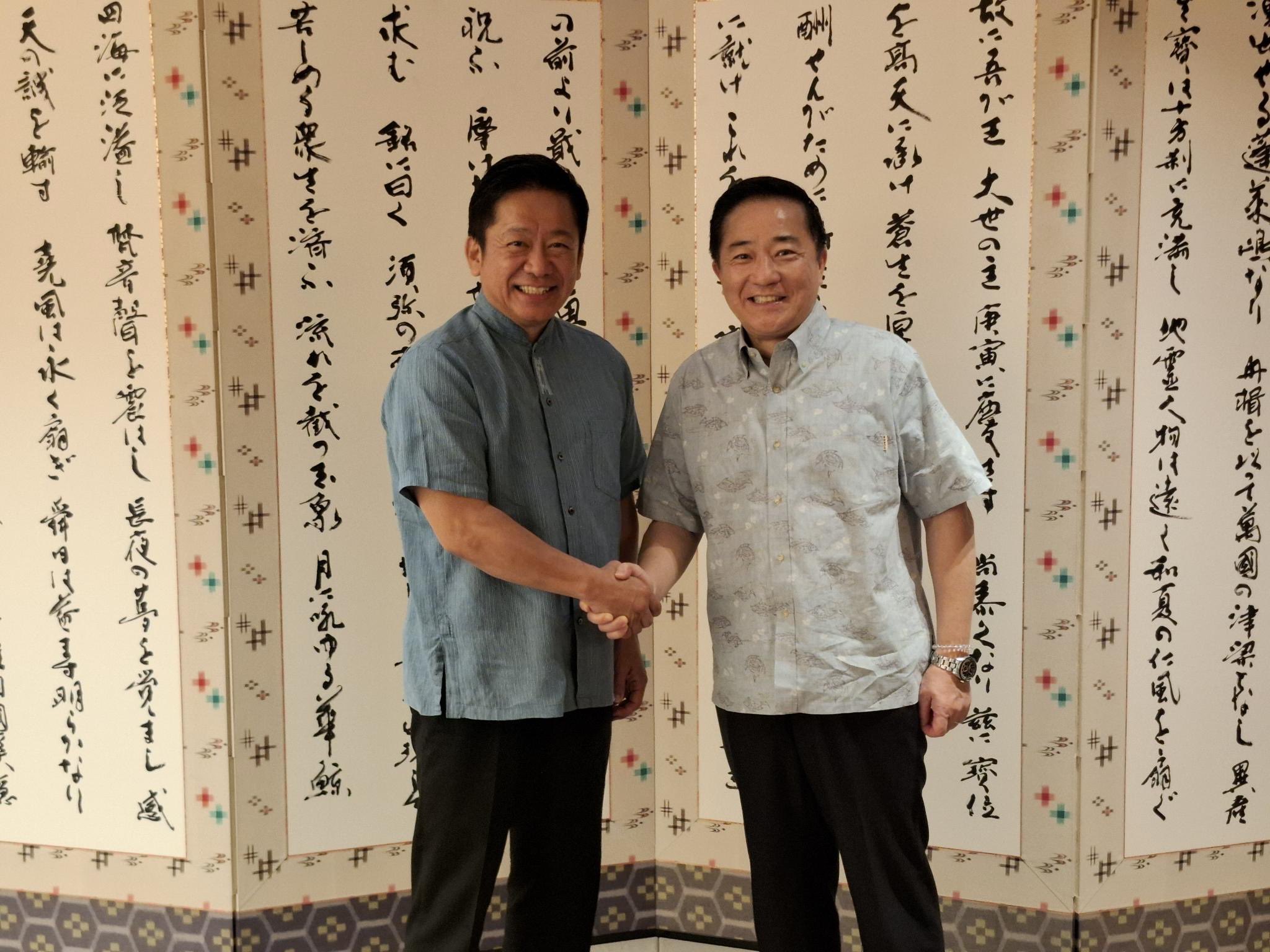 中山義隆石垣市長と長島昭久
