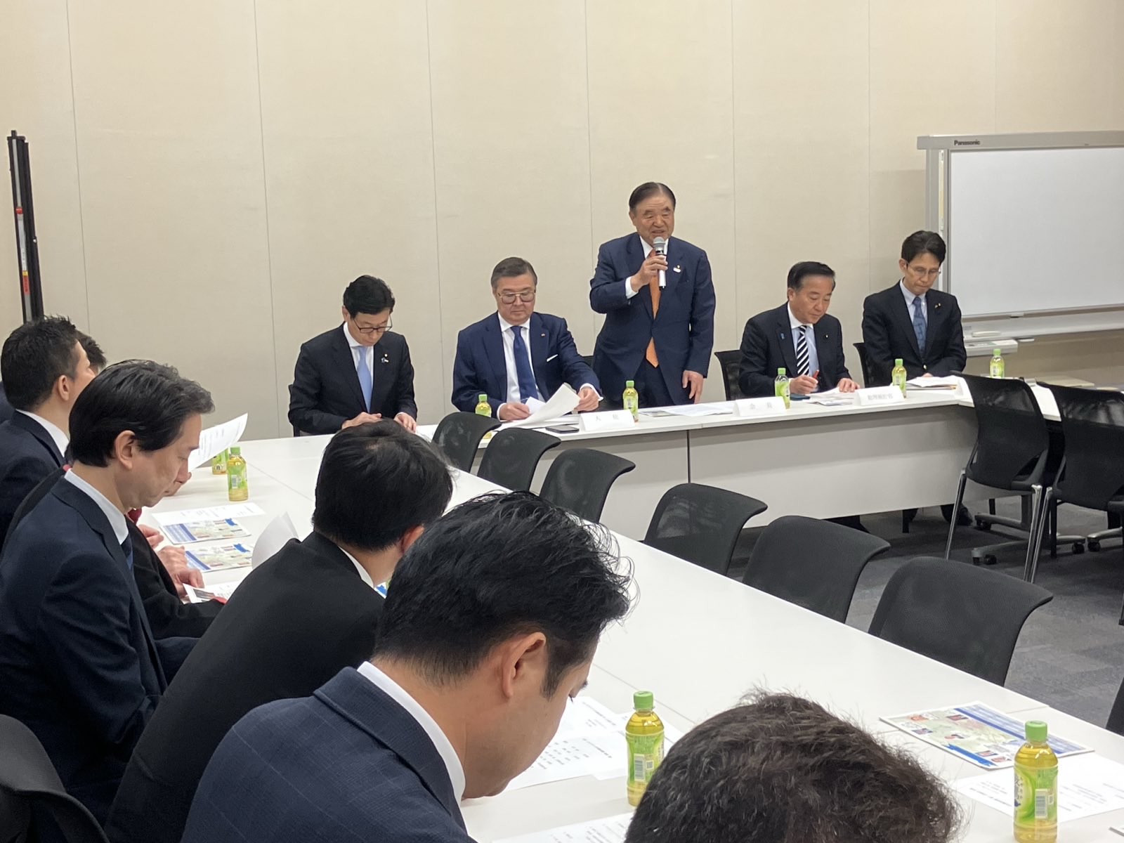 日本・カザフスタン友好議員連盟総会に参加