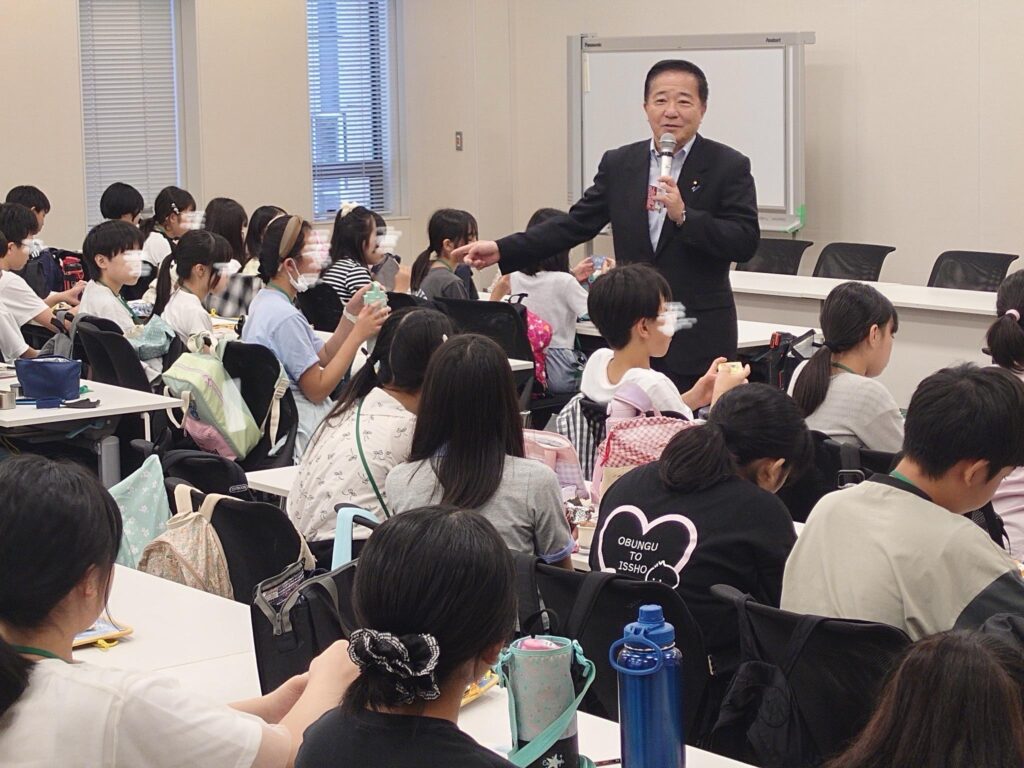 南山小学校国会見学